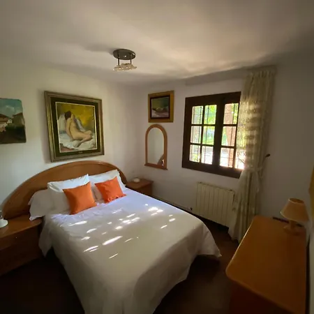 Casa Del Pintor Antonio Mesa Момбельтран