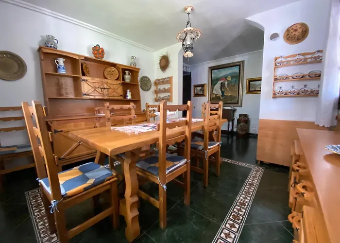 Casa Del Pintor Antonio Mesa * Mombeltrán